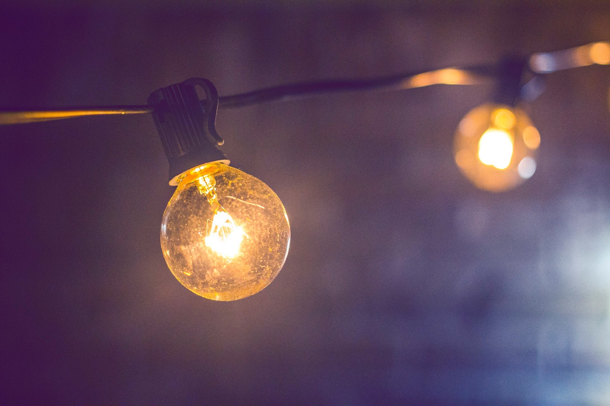 Nouvelles dispositions concernant les enseignes lumineuses et l'éclairage de vitrines
